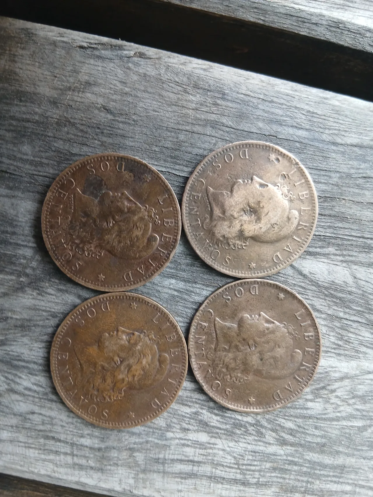 Lote 4 monedas antiguas 2 centavos Arg 1883 1884 1884 1891 — vista 2