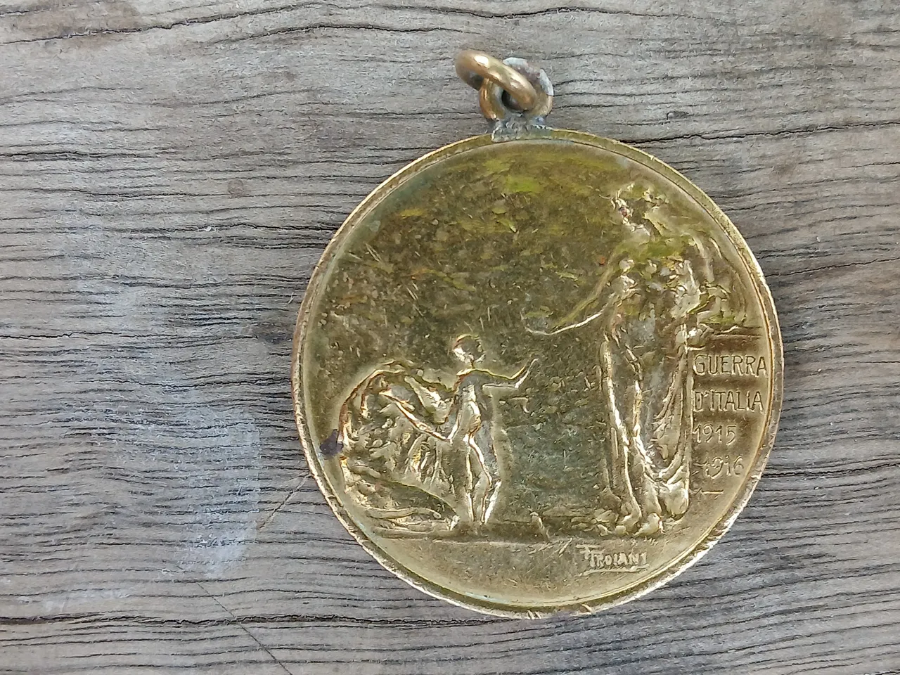 Medalla comito italiano di guerra buenos aires 1915 F troiani — vista 1